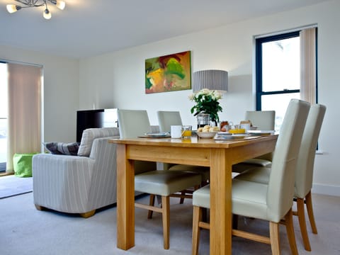 Dining Area | Masts B9 - Mast Apartments in Torquay, Torquay