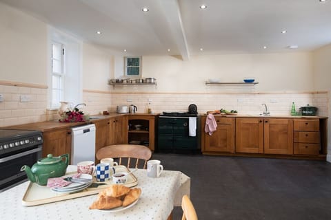 Mossfennan House - country kitchen
