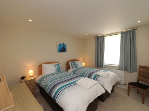 Comfortable twin bedroom | Tidal Bay - Horizon View, Westward Ho!