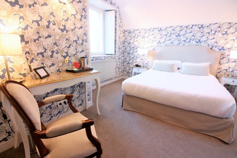 Suite Junior | Desk, free WiFi, bed sheets