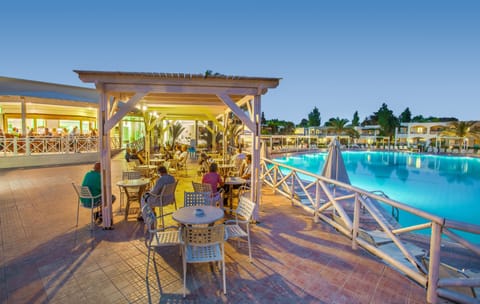 Poolside bar