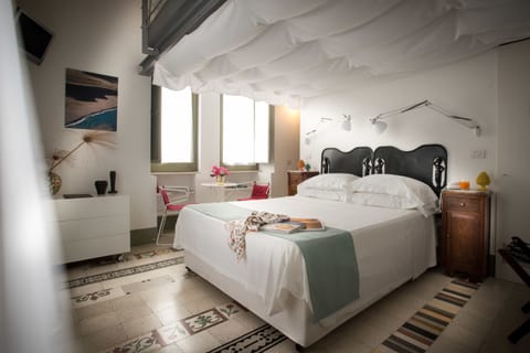 Junior Suite (Balcony) | Frette Italian sheets, premium bedding, pillowtop beds