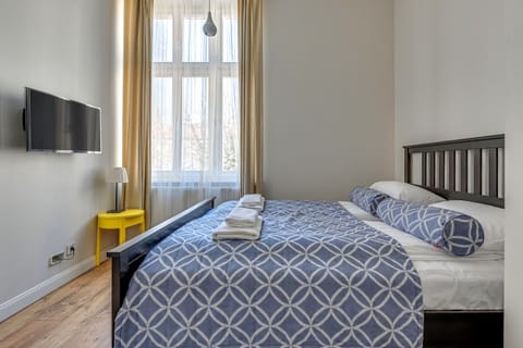 Deluxe Apartment | Premium bedding, iron/ironing board, cribs/infant beds, free WiFi