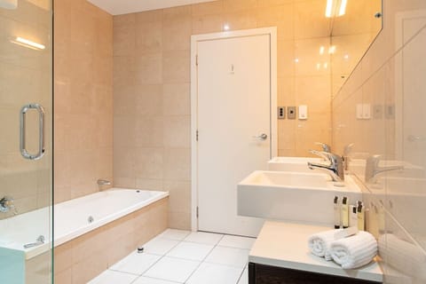 Penthouse, 2 Bedrooms | Bathroom sink