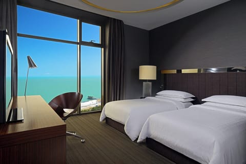 Club Twin Room, 2 Twin Beds, Non Smoking | Premium bedding, minibar, in-room safe, desk