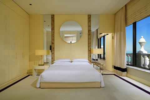 Suite, 1 Double Bed, Non Smoking | Premium bedding, minibar, in-room safe, desk