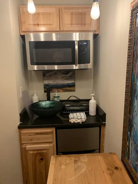 Mini-bar in the vestibule for the primary bedroom.