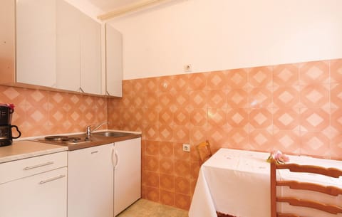 Standard Apartment, 1 Bedroom (167/364) | Private kitchen | Fridge, stovetop, coffee/tea maker, electric kettle