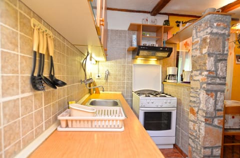 Standard Apartment, 1 Bedroom (498/1176) | Private kitchen | Fridge, stovetop, electric kettle, cookware/dishes/utensils