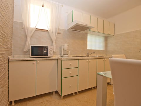 Standard Apartment, 1 Bedroom (959/2441) | Private kitchen | Fridge