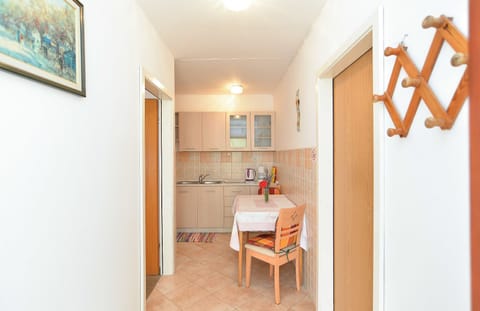 Standard Apartment, 1 Bedroom (1552/15858) | In-room dining