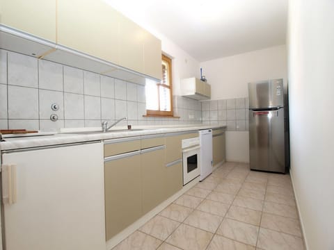 Standard Apartment, 3 Bedrooms (1624/16704) | Private kitchen | Cookware/dishes/utensils