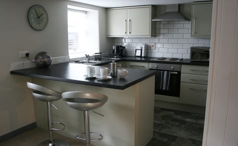 Mells, Apartment | Private kitchen | Coffee/tea maker, electric kettle, cookware/dishes/utensils