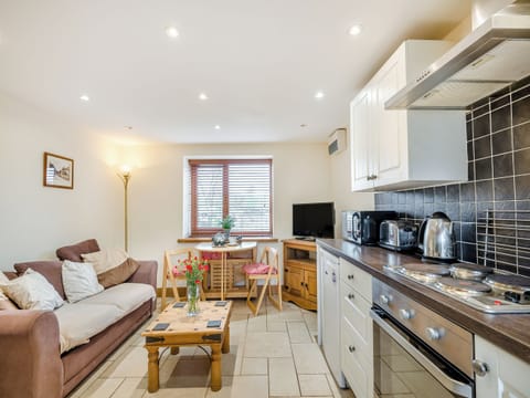 Open plan living space | The Stables - Court Farm Holiday Barns, Bream, near Lydney