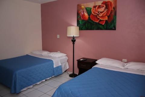 Double Room, 2 Twin Beds | Free WiFi