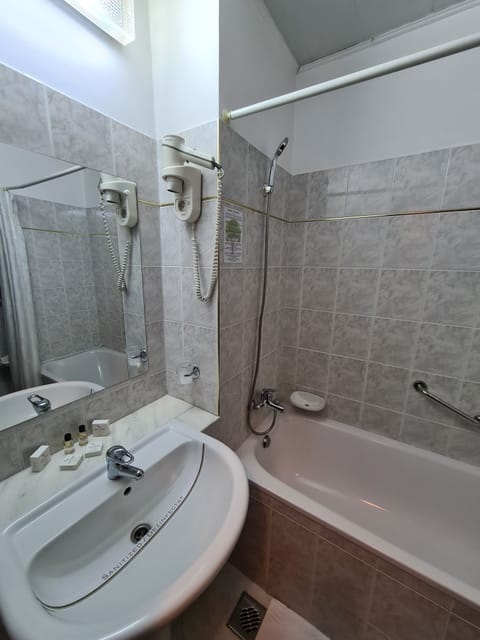 Double Room, Balcony | Bathroom | Bathtub, free toiletries, hair dryer, bathrobes