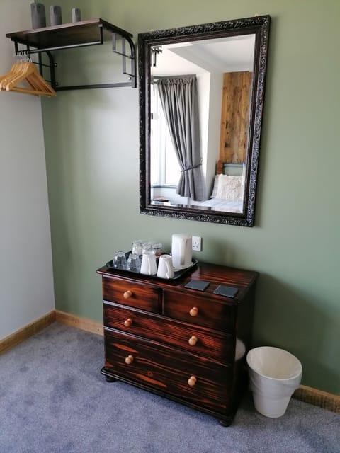 Comfort Double Room, 1 Double Bed, Partial Ocean View | Hypo-allergenic bedding, individually decorated, individually furnished