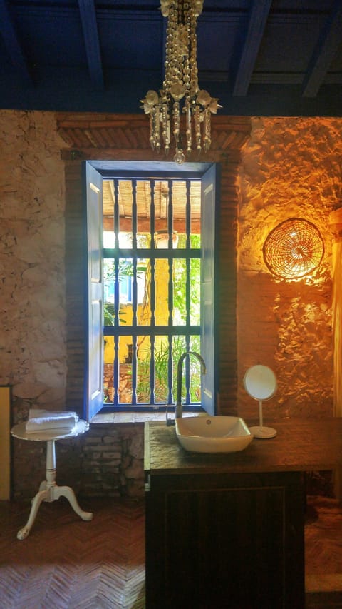 Traditional Double Room, Garden View | Bathroom | Shower, rainfall showerhead, hair dryer, soap