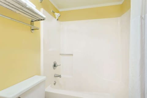 Combined shower/tub, eco-friendly toiletries, hair dryer, towels