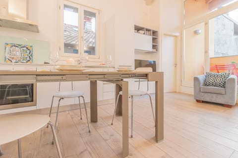 Apartment, 2 Bedrooms | In-room dining