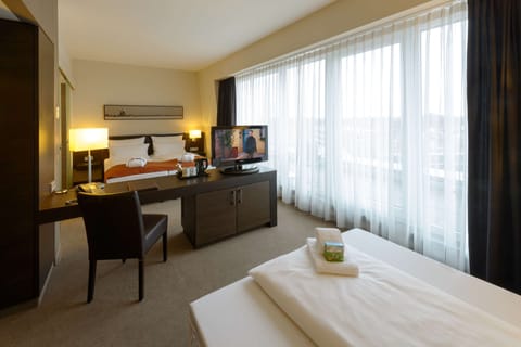 Premium bedding, pillowtop beds, minibar, in-room safe