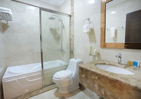 Family Suite, 2 Bedrooms | Bathroom | Free toiletries, hair dryer, slippers, bidet