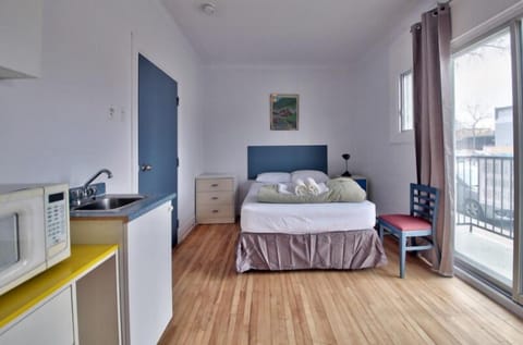 Deluxe Double Room, 1 Queen Bed, City View | Premium bedding, free WiFi, bed sheets