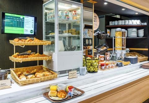 Daily buffet breakfast for a fee