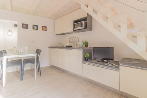 Apartment, 1 Bedroom | In-room dining