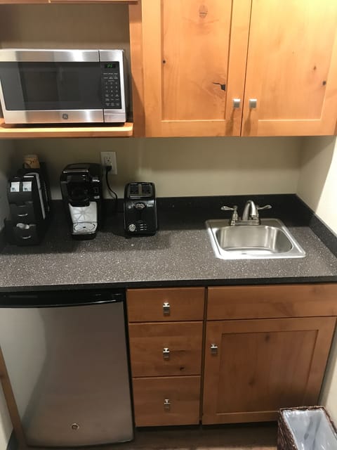 Fridge, microwave, coffee/tea maker