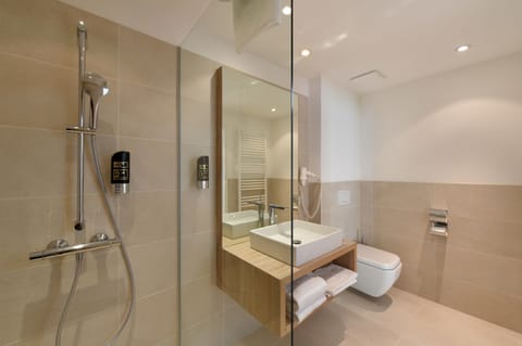 Deluxe Double Room (Boutique) | Bathroom | Hair dryer, towels