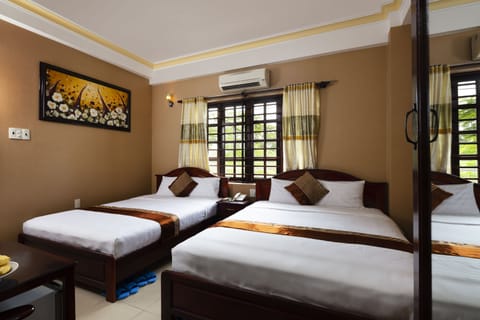 Deluxe Double or Twin Room, 1 King Bed, Beach View | Premium bedding, minibar, in-room safe, desk