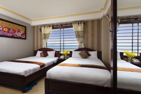 Deluxe Double or Twin Room, 1 King Bed, Beach View | Premium bedding, minibar, in-room safe, desk