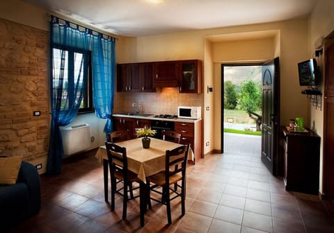 Family Studio, 1 Bedroom (Il Bel Canto) | Private kitchen | Fridge, microwave, stovetop, cookware/dishes/utensils