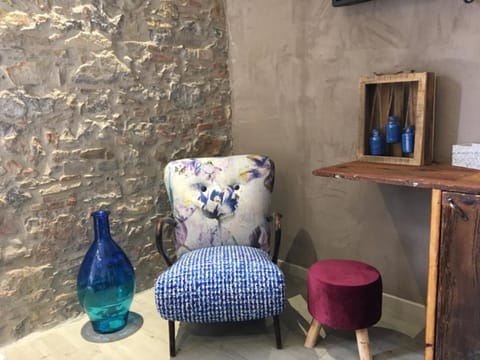 Presidential Suite, 1 Bedroom, City View | Living room | Flat-screen TV