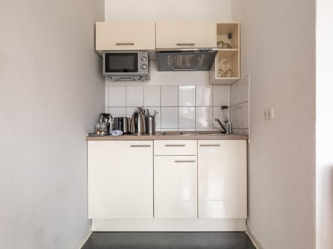 Suite | Private kitchen | Fridge, espresso maker, coffee/tea maker, electric kettle