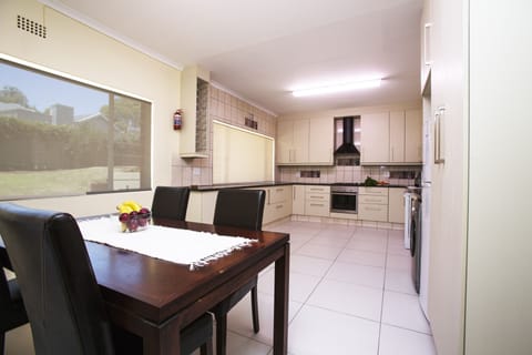 Chalet, 1 Bedroom, Garden View | Private kitchen | Full-size fridge, microwave, oven, stovetop