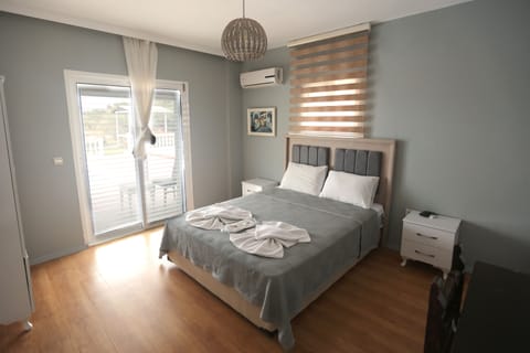 Deluxe Double Room, Pool View | Free WiFi, bed sheets