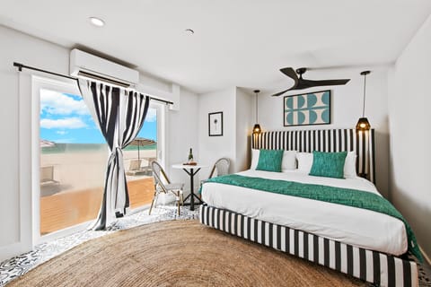 Luxury Room, 1 King Bed, Beach View | 1 bedroom, premium bedding, pillowtop beds, individually decorated