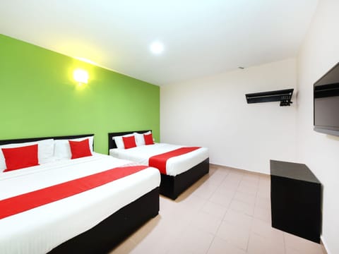 Family Suite, 2 Double Beds | Desk, free WiFi