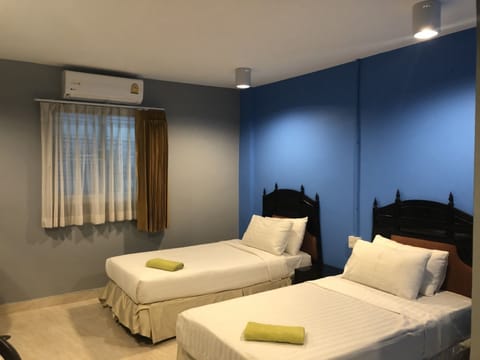 Standard Double Room 1st Floor | In-room safe, desk, free WiFi, bed sheets