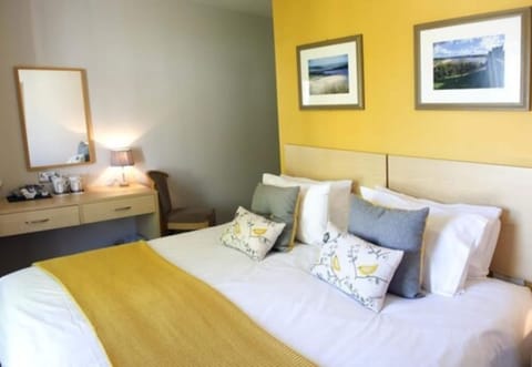 Economy Double or Twin Room, 1 Double or 2 Twin Beds | Individually decorated, individually furnished, soundproofing