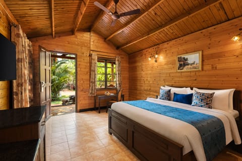 Suite, 1 King Bed, Garden View (Chalets) | Premium bedding, down comforters, memory foam beds, minibar