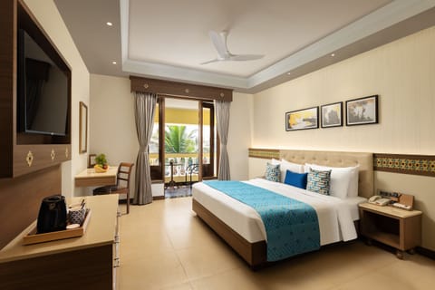 Deluxe Room, 1 King Bed, Garden View | Premium bedding, down comforters, memory foam beds, minibar