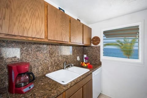Condo, 1 King Bed, Ocean View (Keauhou Kona Surf and Racquet Club To) | Private kitchen | Paper towels, dining tables