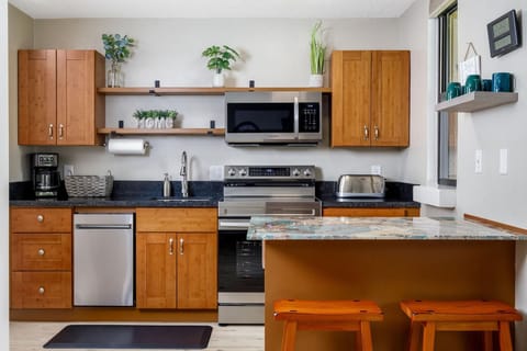 Condo, 1 King Bed (Kona Makai 3-203) | Private kitchen | Fridge, microwave, stovetop, dishwasher