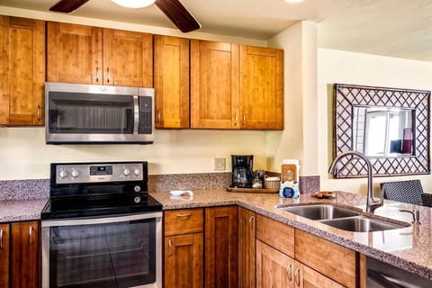 Condo, 1 King Bed (Keauhou Kona Surf & Racquet Club 2103) | Private kitchen | Fridge, microwave, oven, stovetop