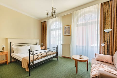 Deluxe Double Room, 1 Double Bed | Pillowtop beds, blackout drapes, iron/ironing board, free WiFi