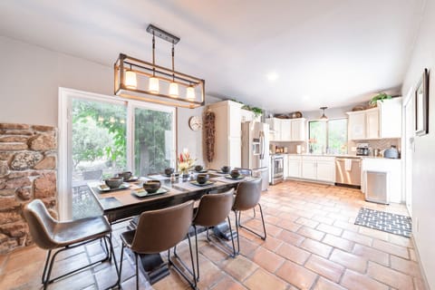 Spacious kitchen and dining area