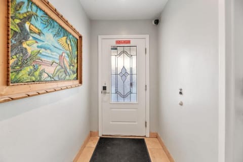 Private security entrance to Unit 1 on the right, Unit 2 straight ahead